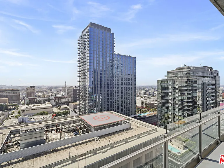1100 Hope St #Penthouse 205 — Photo 20