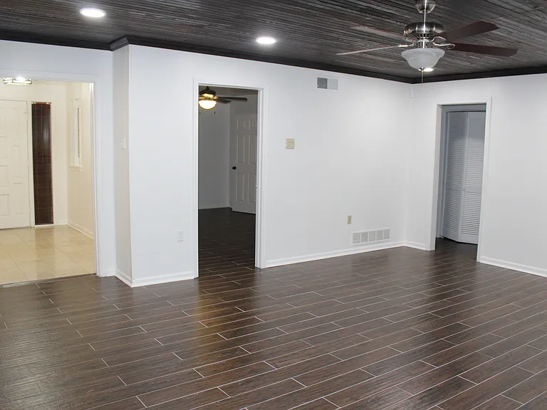 Shillingford Dr — Photo 26