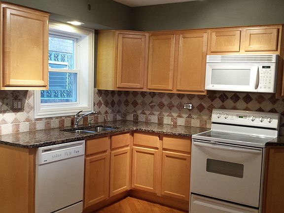 2nd image of 8600 W Summerdale Ave Unit 2N