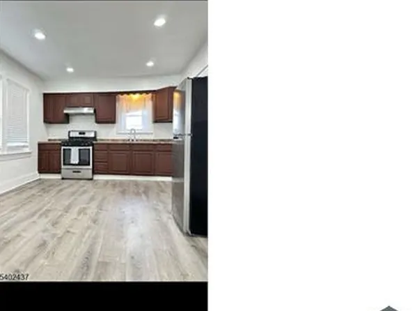 144 W 2nd Ave, Roselle, NJ