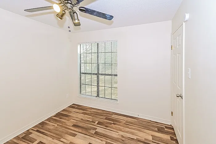 300 Shadow Ridge Dr — Photo 8