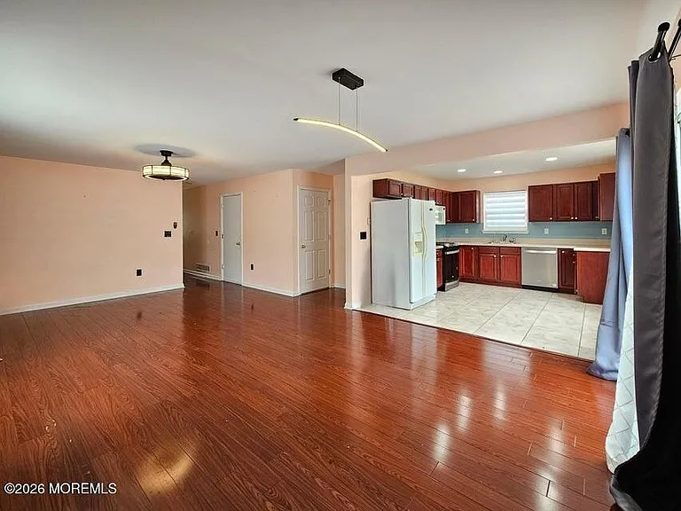 50 E Sedgwick St — Photo 7