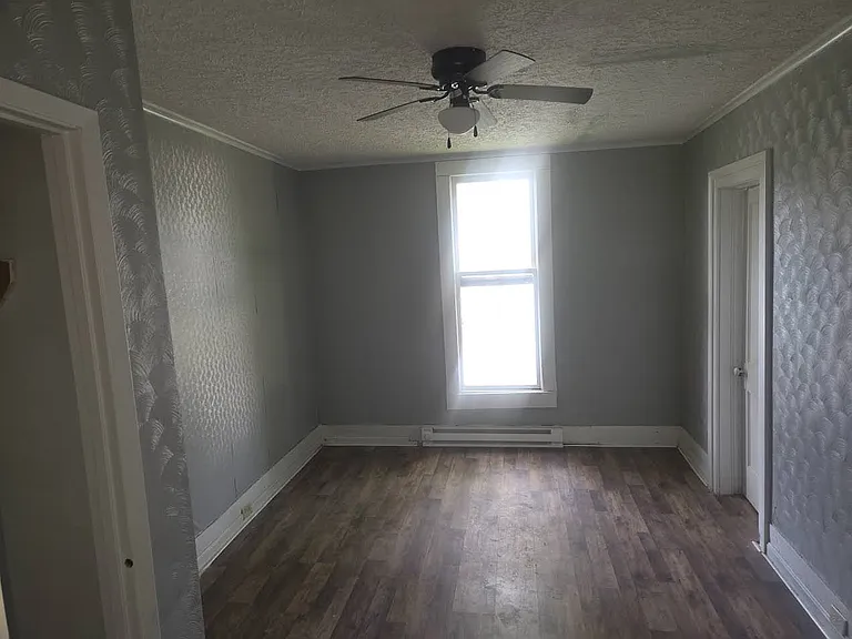 203 N Green St — Photo 5