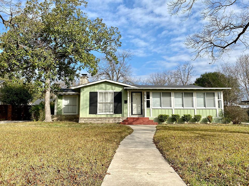 1st image of 111 Larkwood Dr