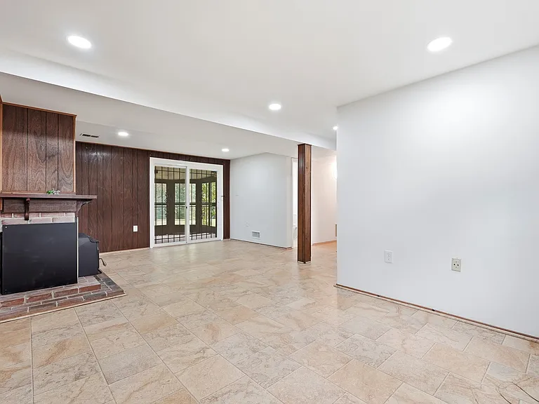 17004 Gohagen Rd — Photo 30