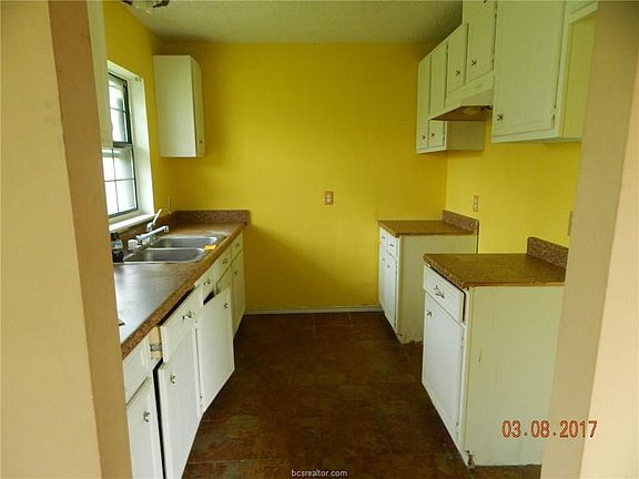 5th image of 408 Millican St