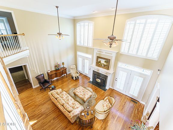 4th image of 1905 Hidden Meadow Dr