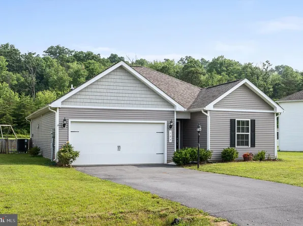 107 Rappahannock Run, Falling Waters, WV 25419