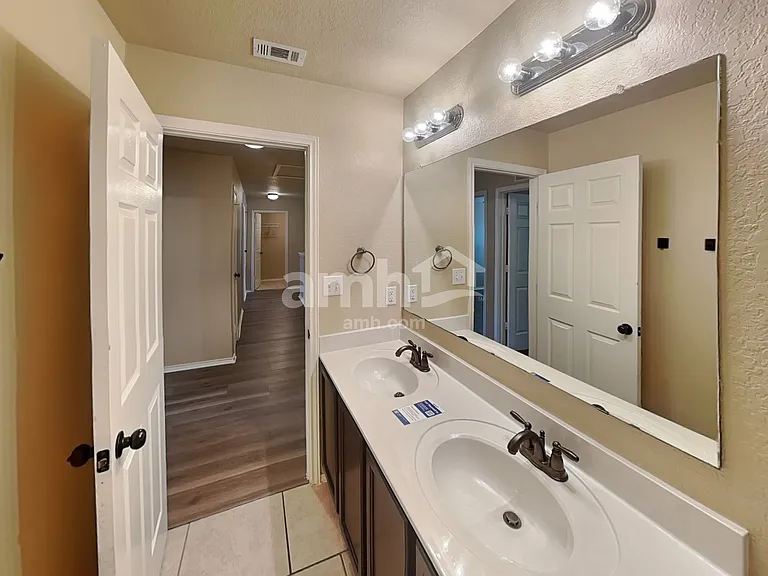 2967 Nicholas Cv — Photo 14