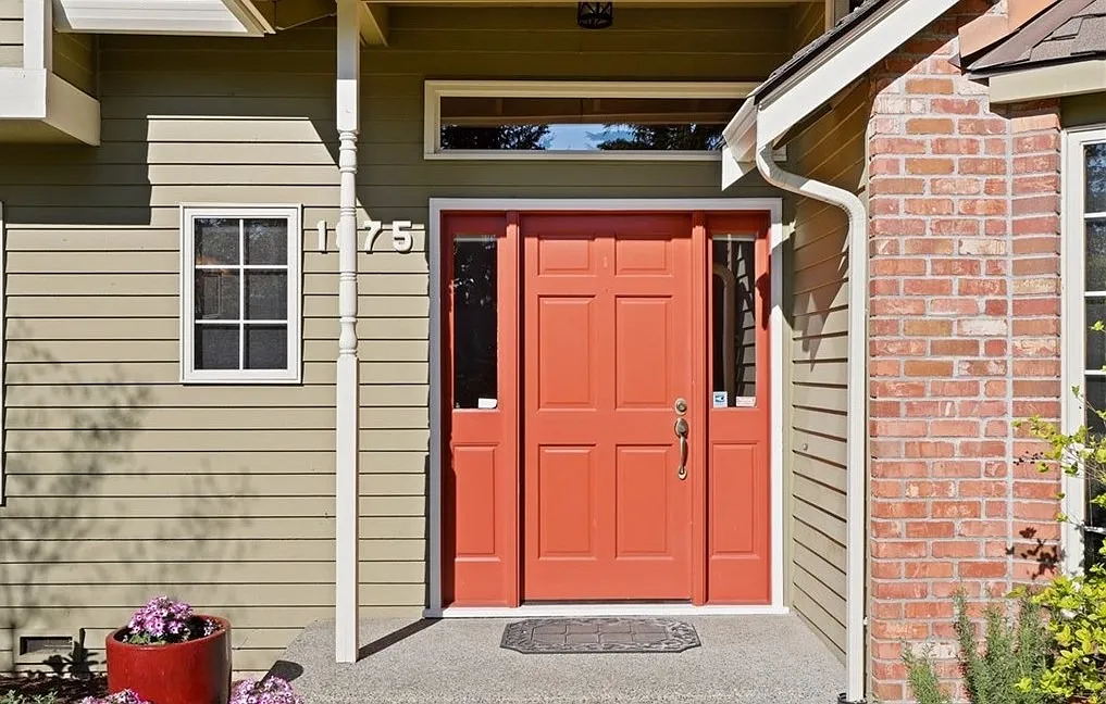 Beautiful 4-Bedroom Home with Spacious Yard in a Quiet Cul-de-Sac — Photo 2