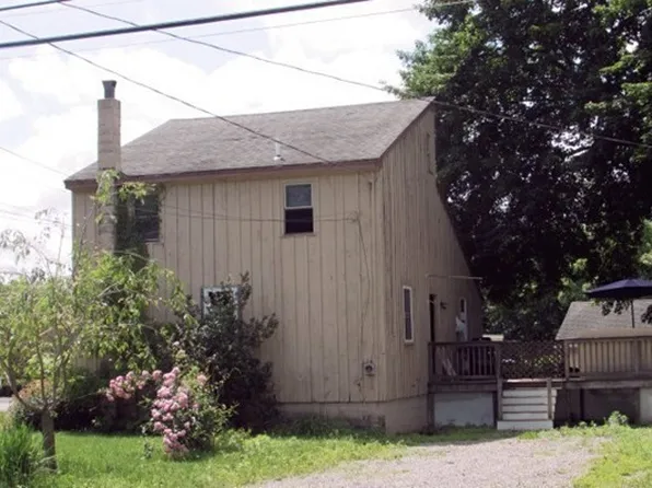 70 Bradford St, Rowley, MA 01969