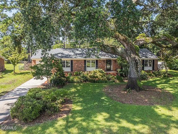 2nd image of 934 Greenhowe Drive