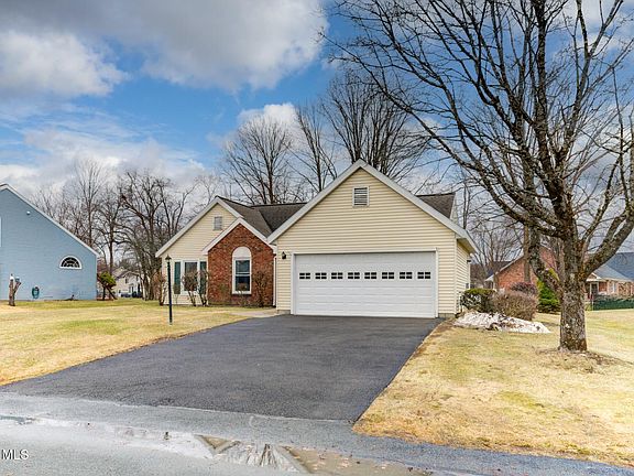 2nd image of 3 Capitol Place