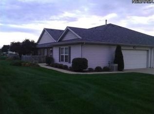 514 Heatherwoods Dr, Elyria, OH 44035