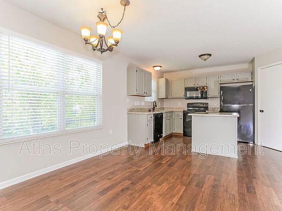 5th image of 597 Weeping Willow Ln