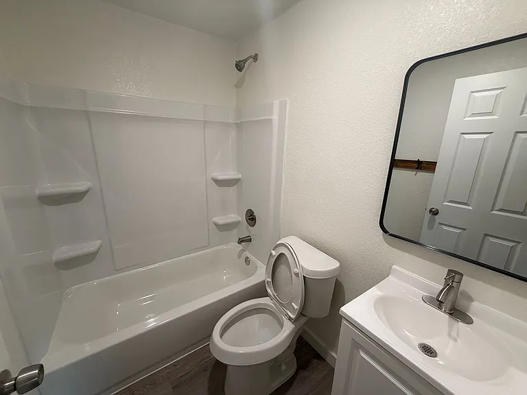 410 W Lincoln Ave — Photo 8