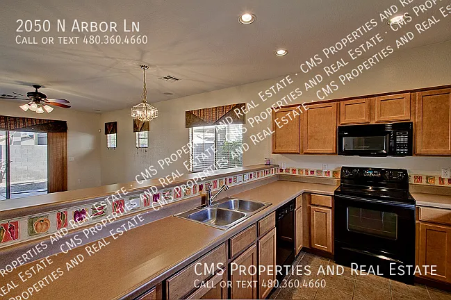 2050 N Arbor Ln — Photo 7