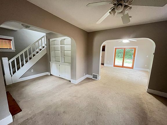 3rd image of 610 Franklin Ave
