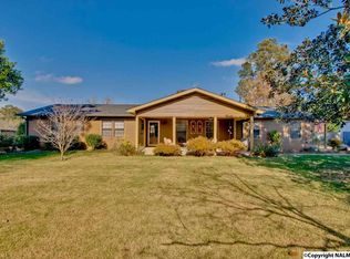 2308 Dogwood Ln SE, Decatur, AL 35601