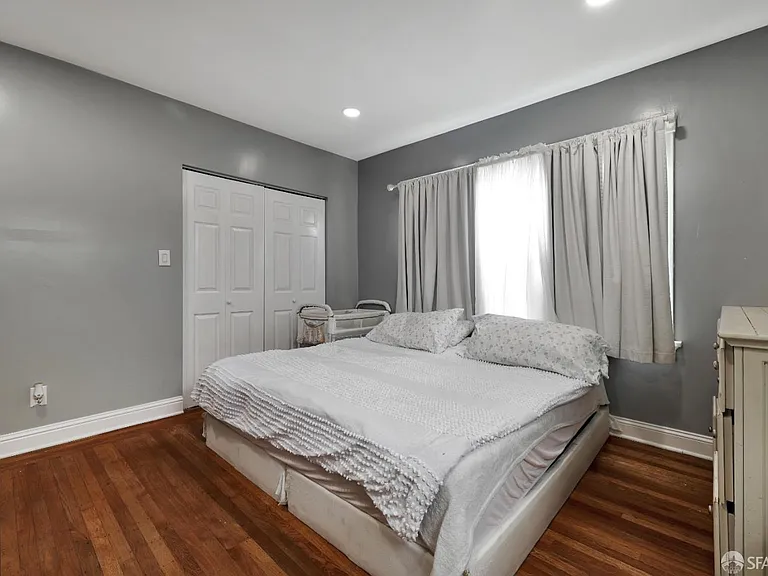 609 S Delaware St — Photo 17