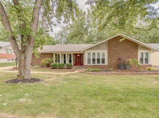 488 Maymont Dr, Ballwin, MO