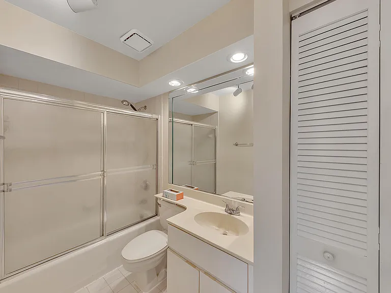 7747 Villa Nova Dr — Photo 32