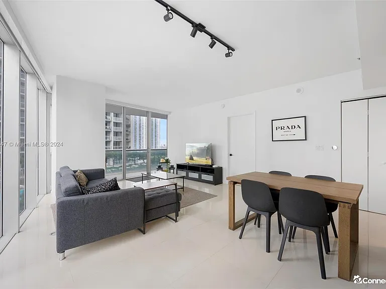 495 Brickell Ave — Photo 5