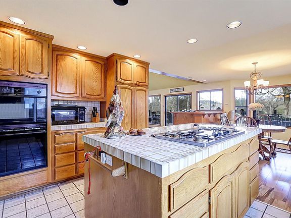 5th image of 18678 Lake Forest Dr