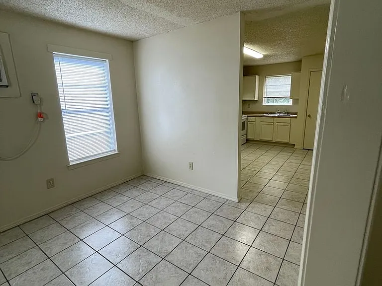 2336 Elm Park Dr — Photo 14