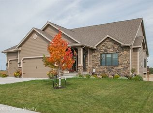 16669 Maple St, Clive, IA 50325