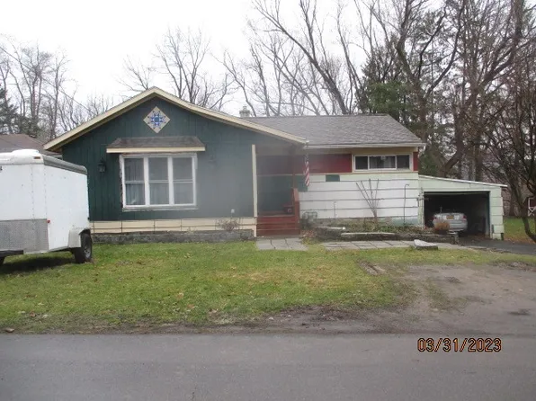 15 Niles Rd, Binghamton, NY 13901