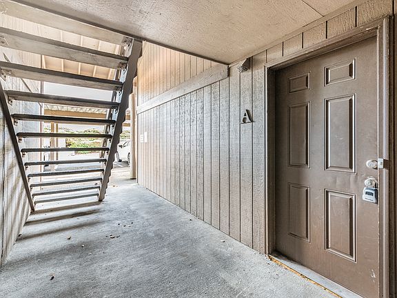 3rd image of 5011 S Orchard St