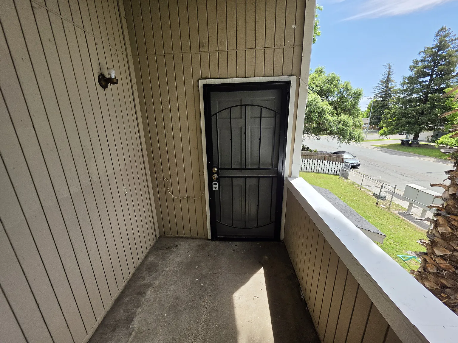 3 bed, 1400 sqft, $1,990 — Photo 3