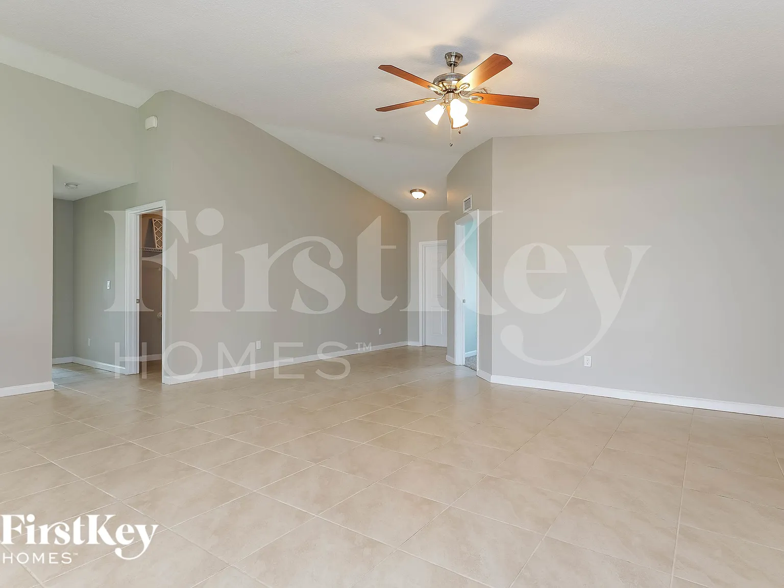 4 bed, 2.0 bath, 1833 sqft, $2,255 — Photo 3