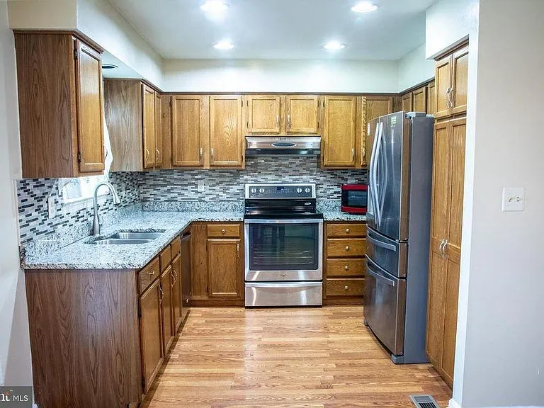 8923 Harkate Way — Photo 3