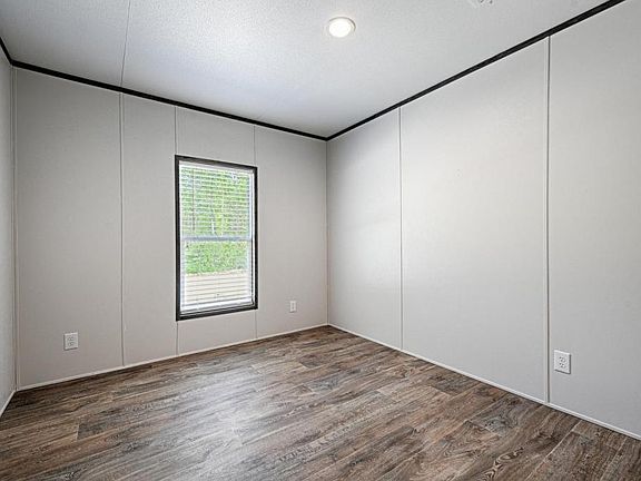 5th image of 120 Fm 1504 Lot 8