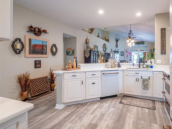 5th image of 8027 SAINT ANDREWS WAY