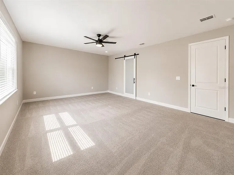 708 Griffon Ave — Photo 12
