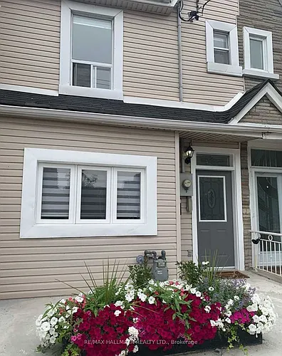 16 Brock Ave Photo 1