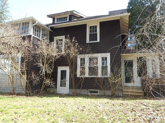 3rd image of 23 Broadway Ave