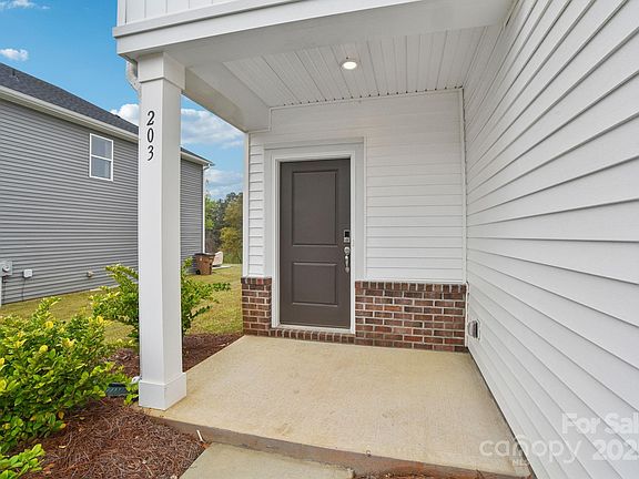5th image of 203 Alden Ct