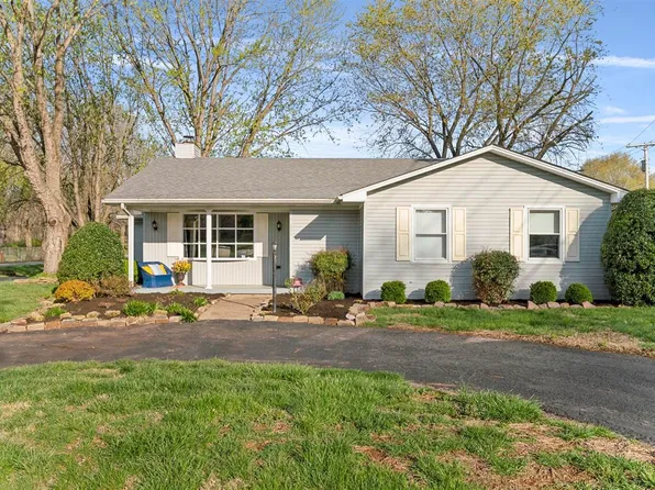 111 Lakeland Dr, Bowling Green, KY 42104