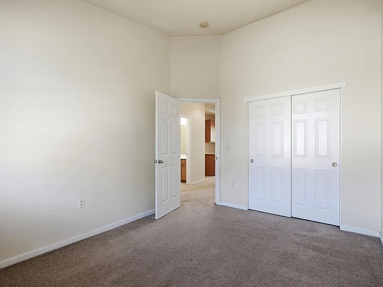 425 Regatta Ln #103-00 — Photo 20