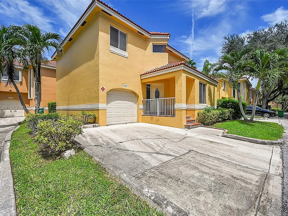11201 Lakeview Dr