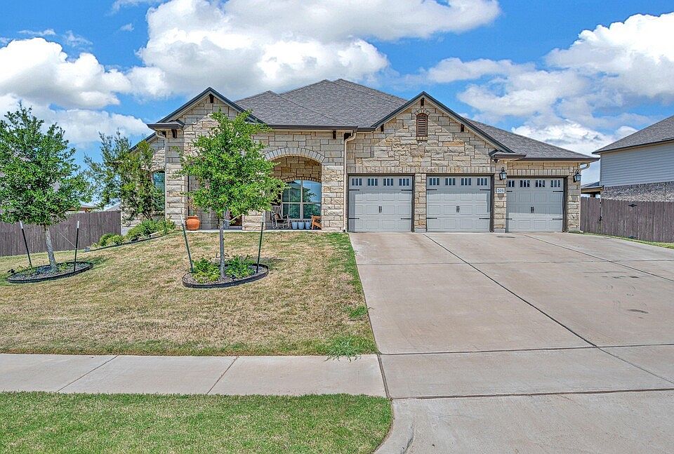 1st image of 705 Salisbury Dr