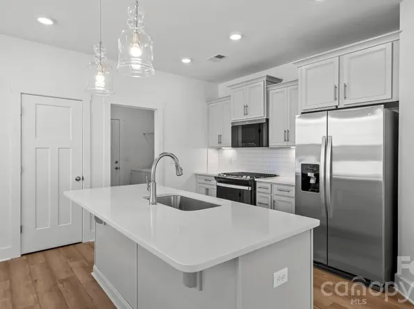 114 Plover Ln, Mooresville, NC 28115