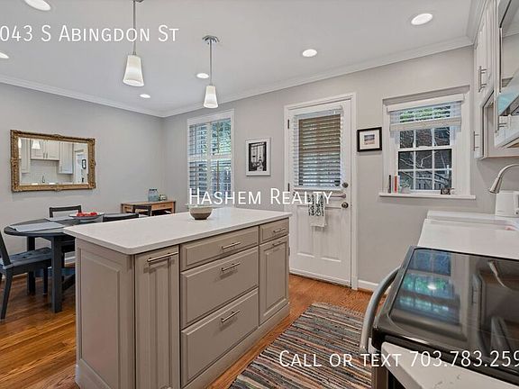 3rd image of 3043 S Abingdon St