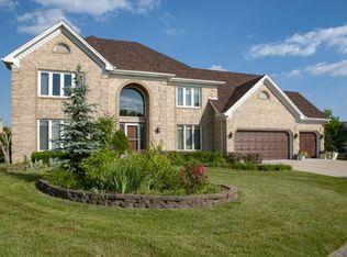 725 E Oak Mill Ct, Addison, IL 60101