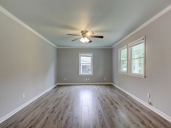 3rd image of 435 Circle Dr