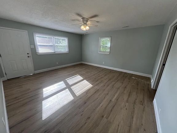 3rd image of 5511 Cooper Dr
